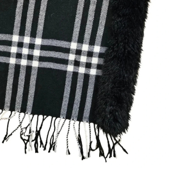 SIMONETTA Black White Plaid CAPE WRAP RUANA with BLACK FAUX FUR TRIM OS - Picture 7 of 9